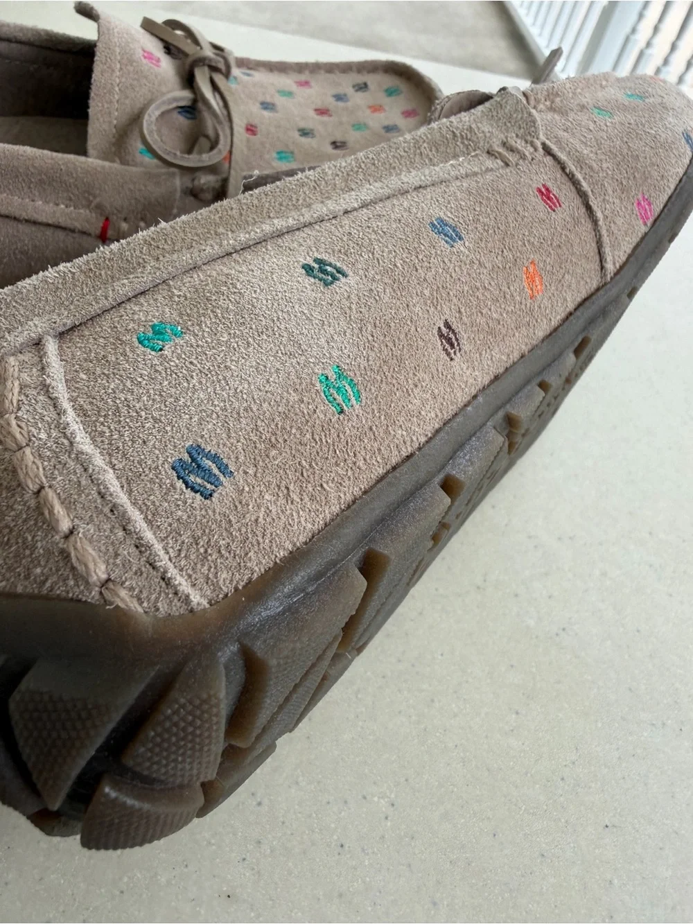 New Minnetonka Women's Moc Print Loafers Sand Suede Size 9 M